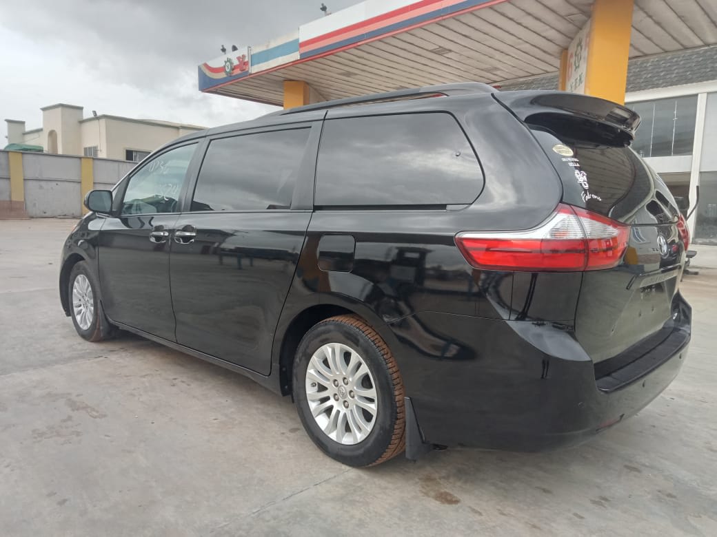 Toyota Sienna