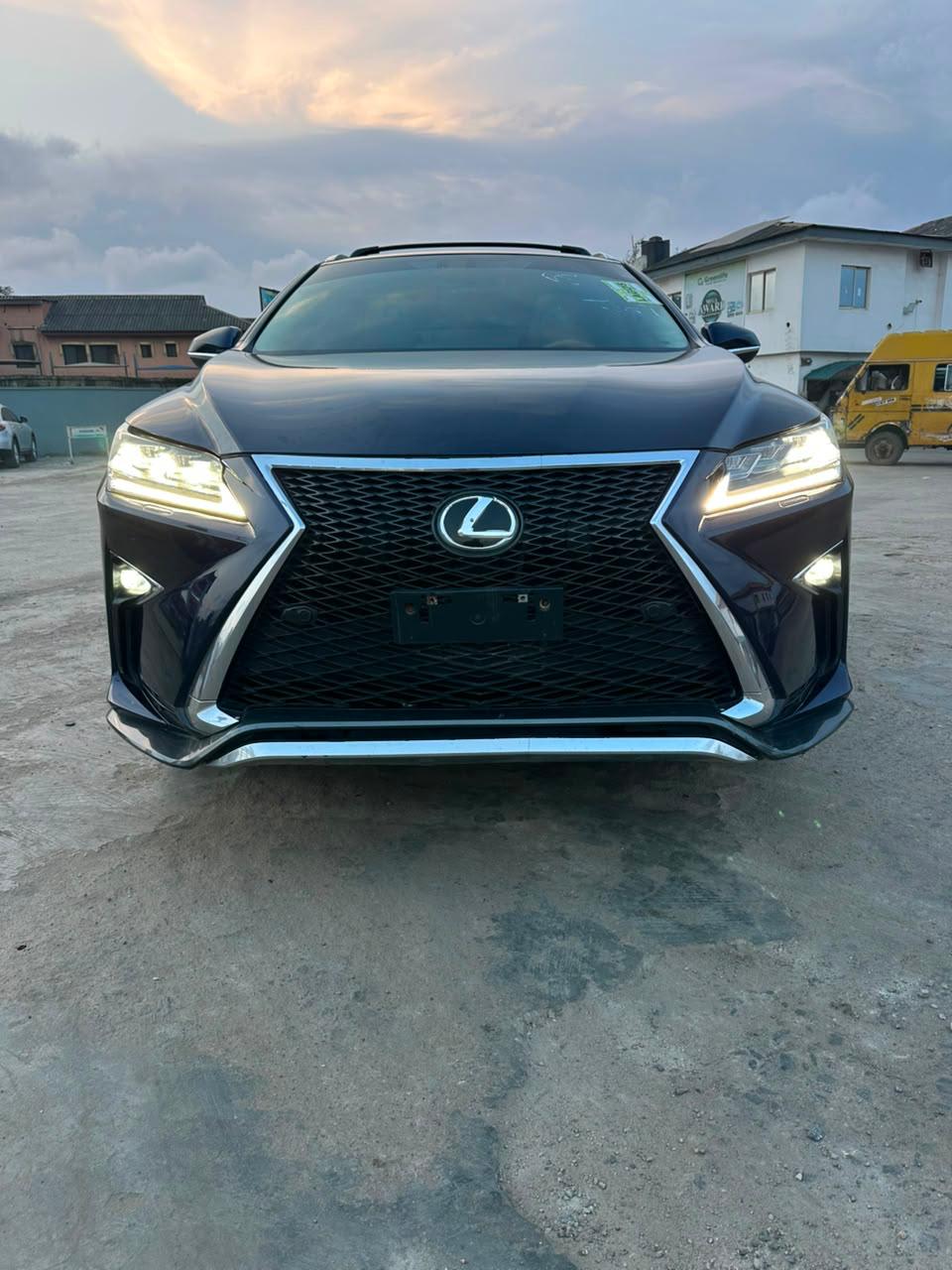 Lexus F-sport