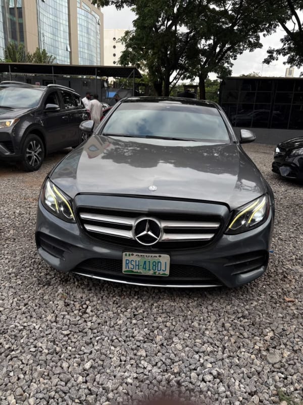 Mercedes Benz E300