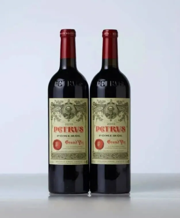 Deux bouteilles de PETRUS année 2010 