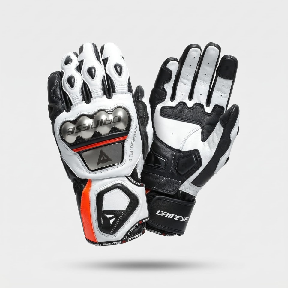 Set Dainese Naranja/Azul: detalle de los guantes