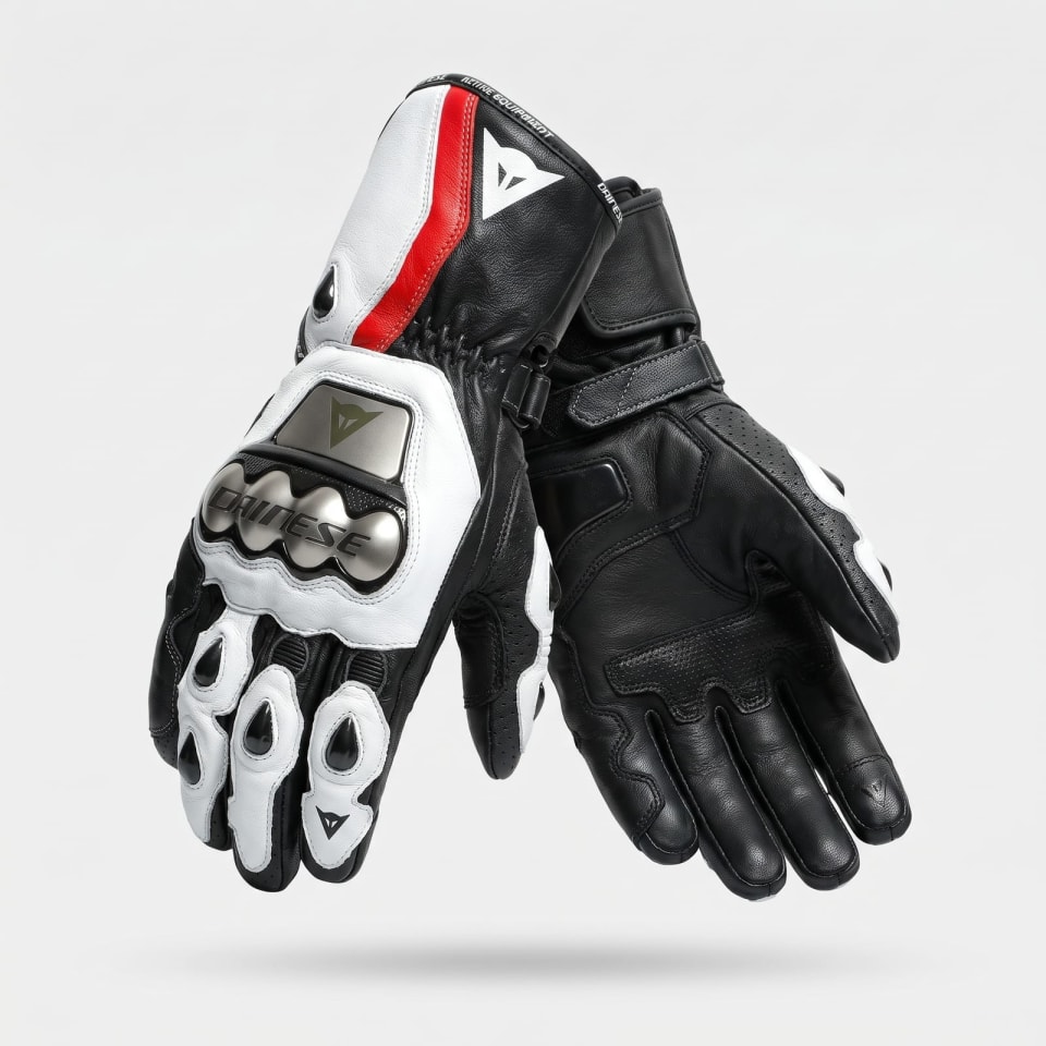 Set Dainese Blanco/Negro: detalle de los guantes