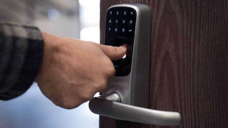 Ultraloq UL3 Fingerprint Unlock