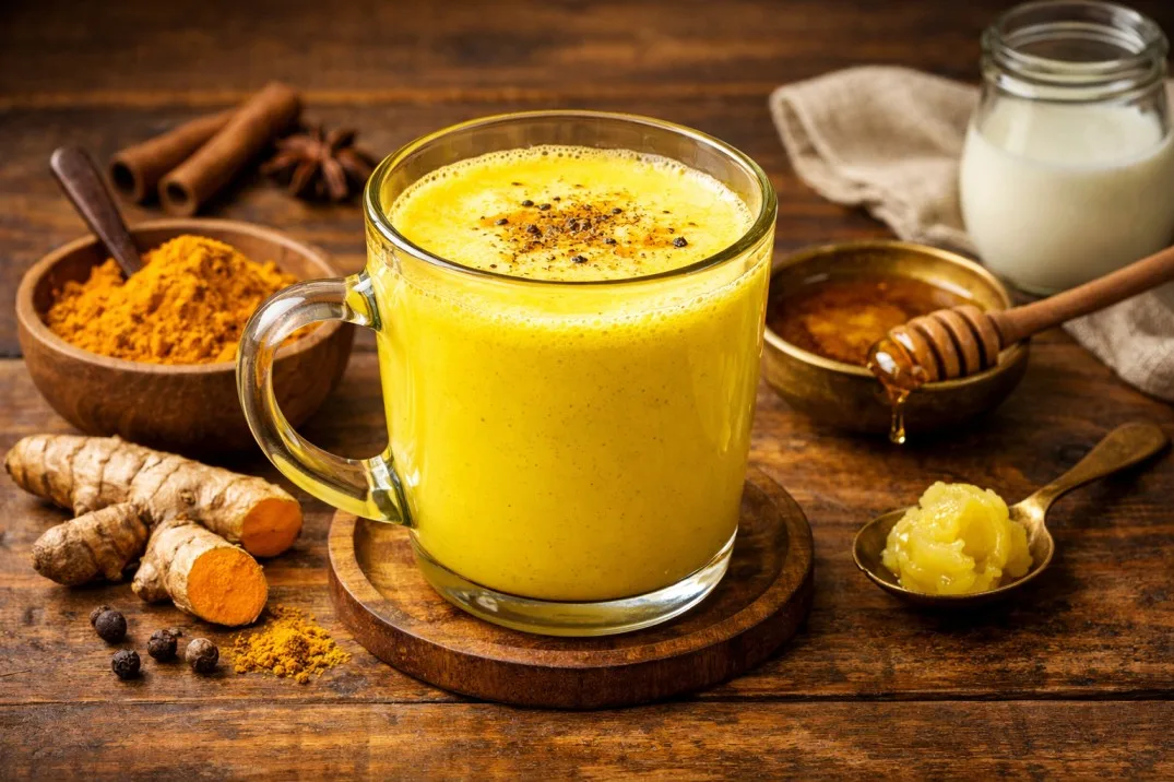 हल्दी वाला गुनगुना दूध | Healthyraho.in