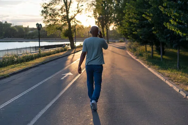 you should walk a little bit after eating | HealthyRaho.in