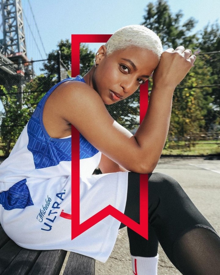 Crew wearing custom Team ULTRA apparel on the court