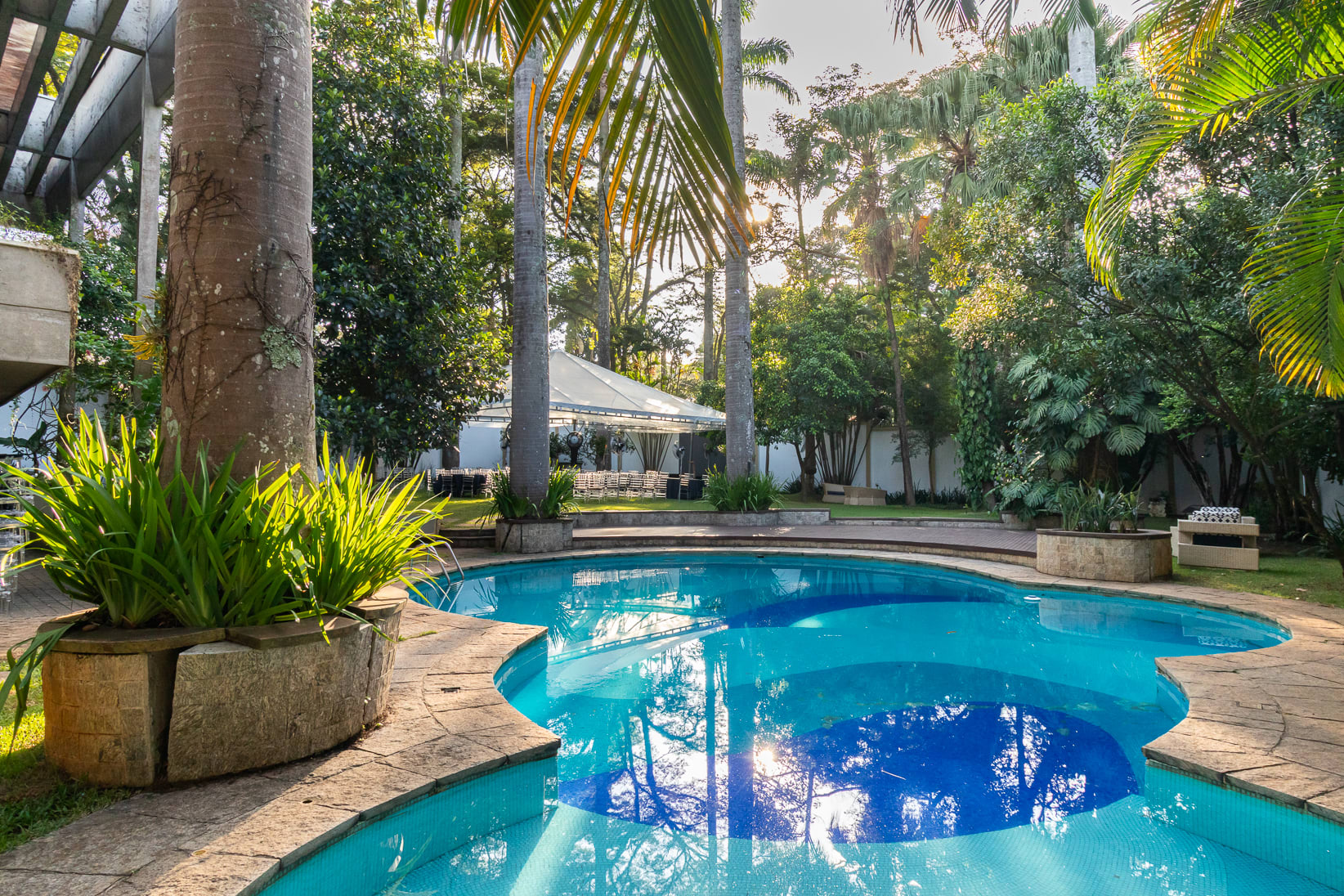 Mansão Verde e Moderna - Foto 2