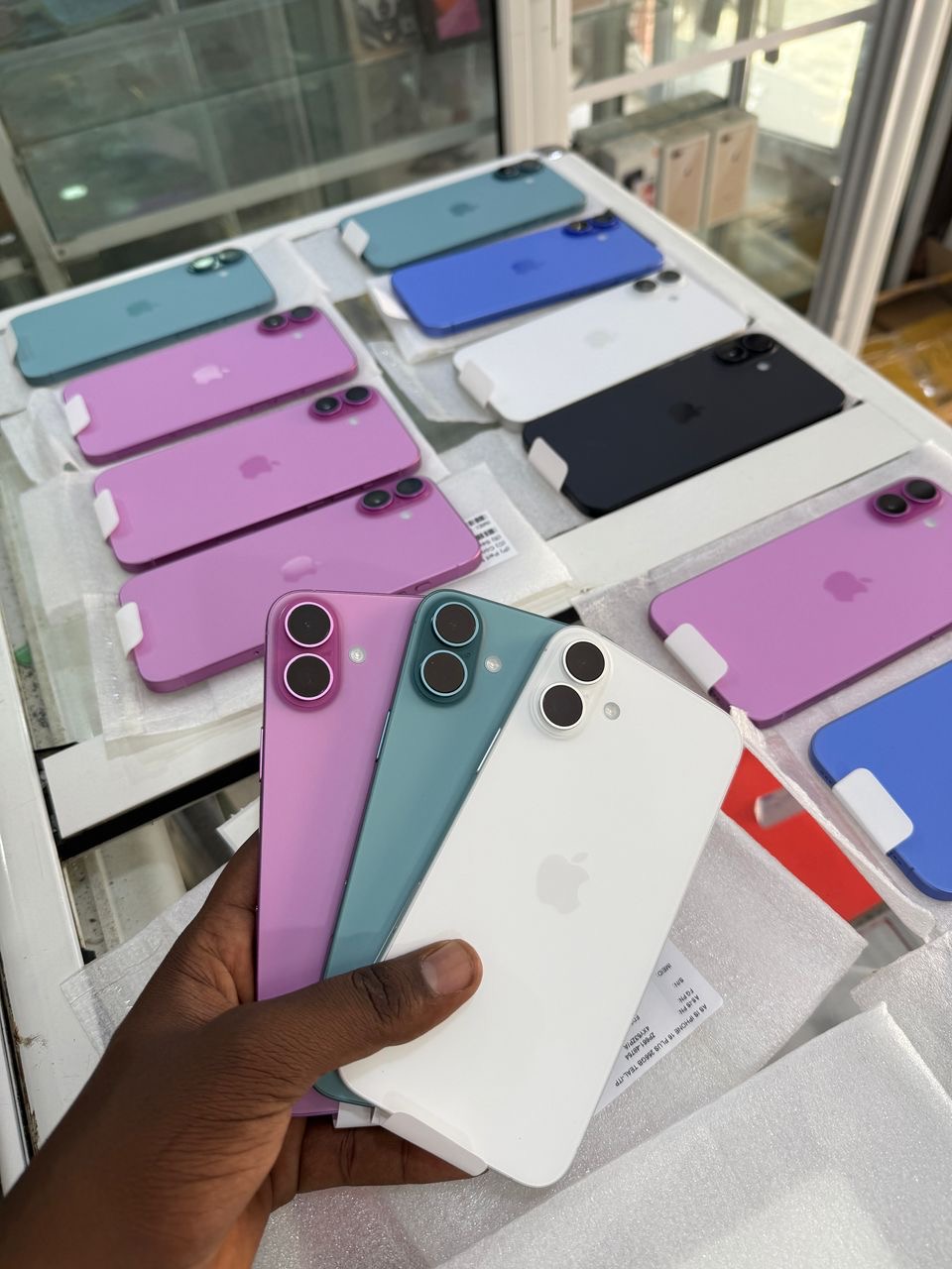 16 Plus 128 Esim
