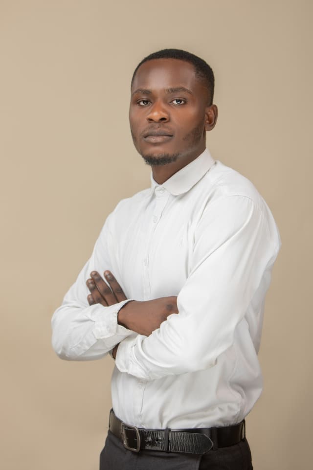 Portrait of Oscar Selemani, Finance Manager at Safisha Cleaning Services