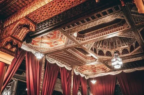 Zellige et bois sculpté