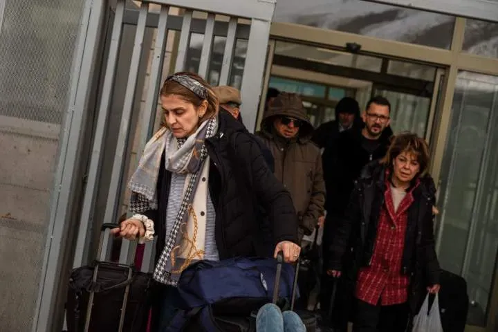 Fewer Canadians abroad seeking help as hundreds flee Middle East war: GAC