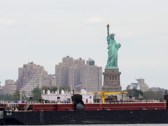Oil prices dip as geopolitical risks stabilise, China demand weighs