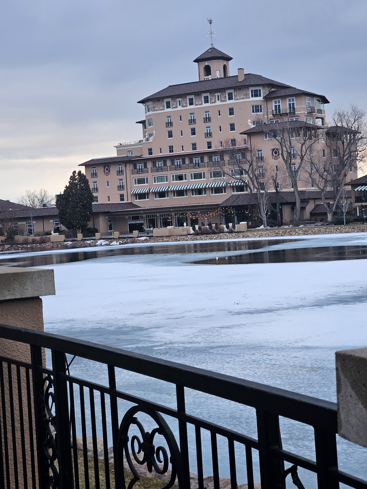 Broadmoor Hotel (West)