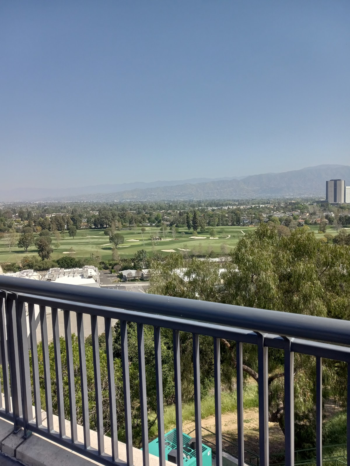 Lakeside Golf Club - Golf Course