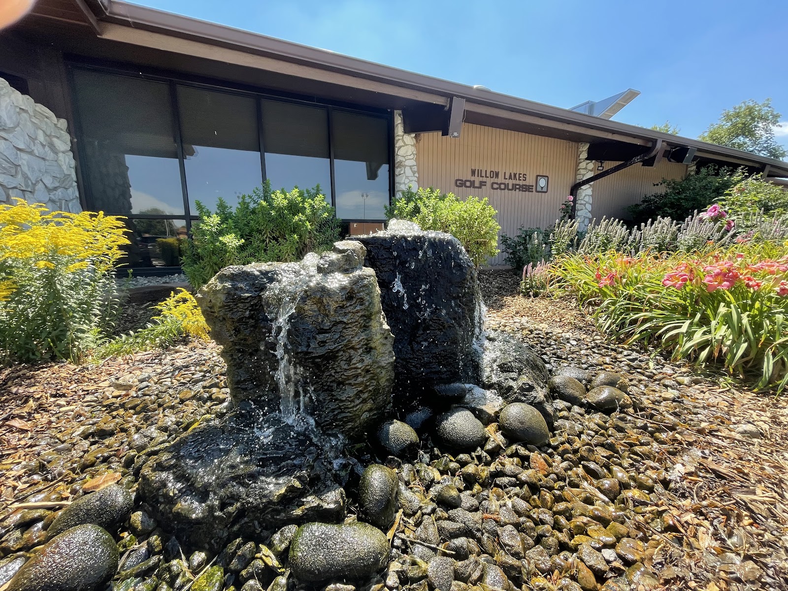 Willow Lakes Golf Course - Golf Course