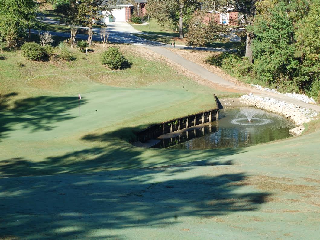 Lake Forest Golf Club - Golf Course