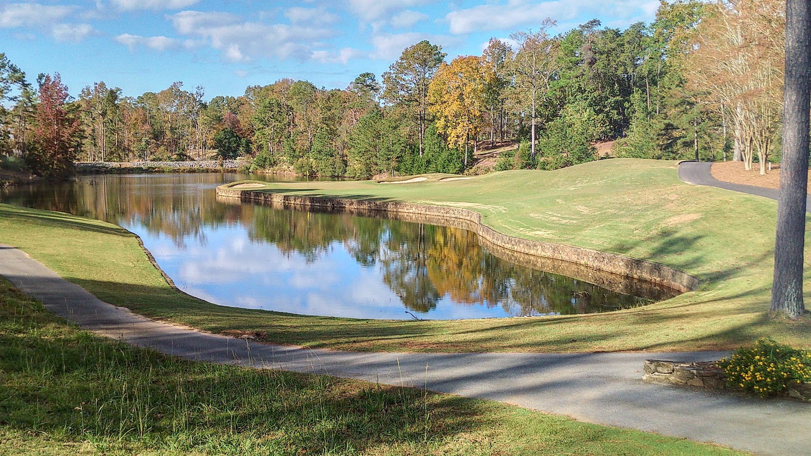 NorthRiver Yacht Club (Golf Clubhouse) - Golf Course