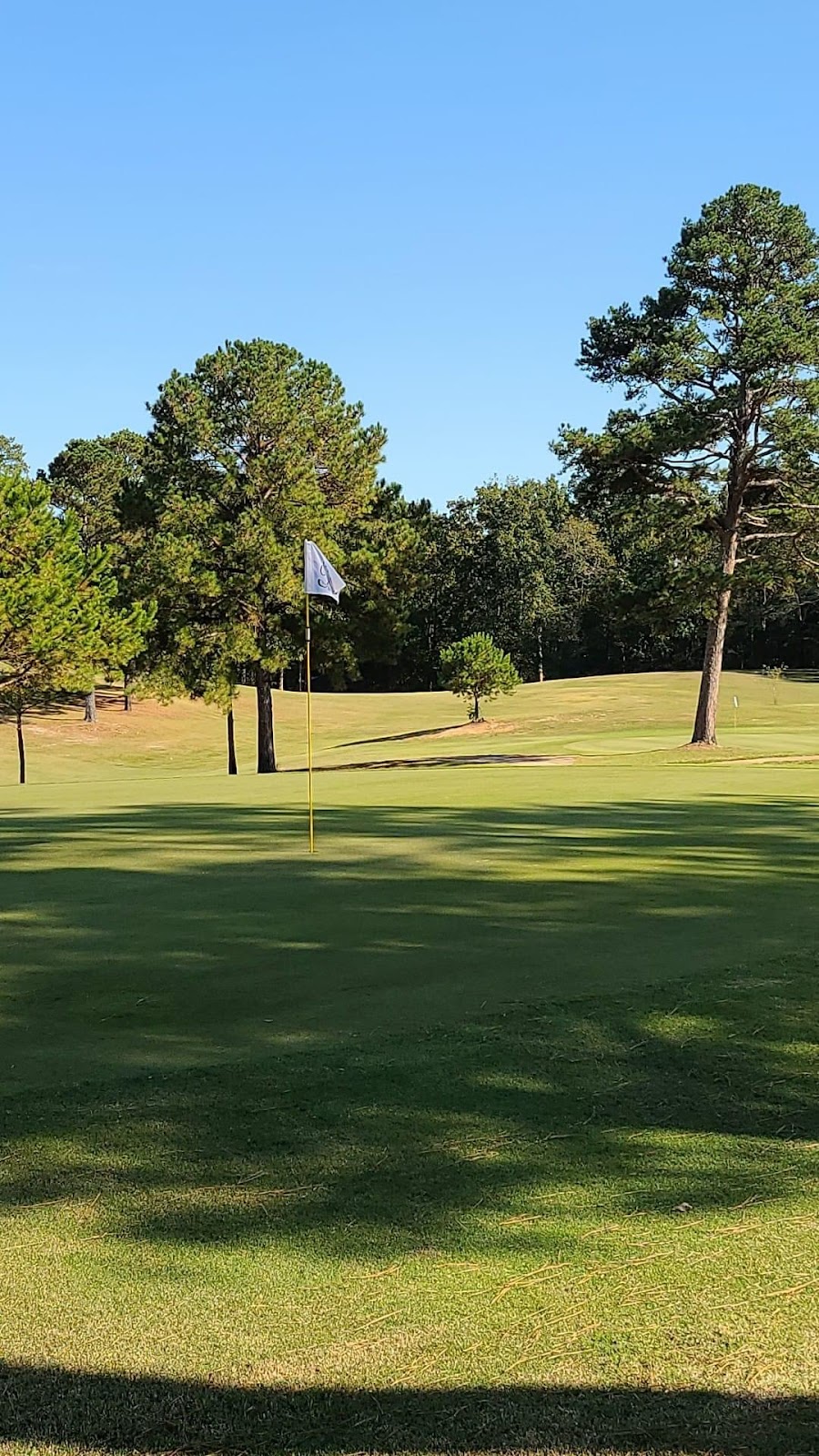 Knolls Country Club