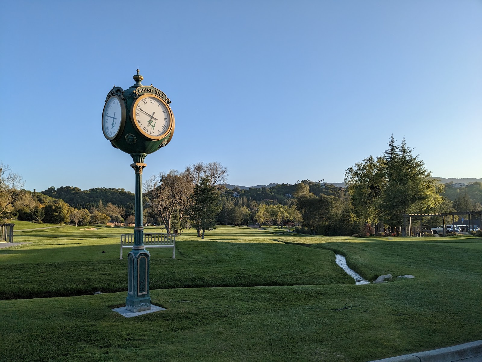 Round Hill Country Club
