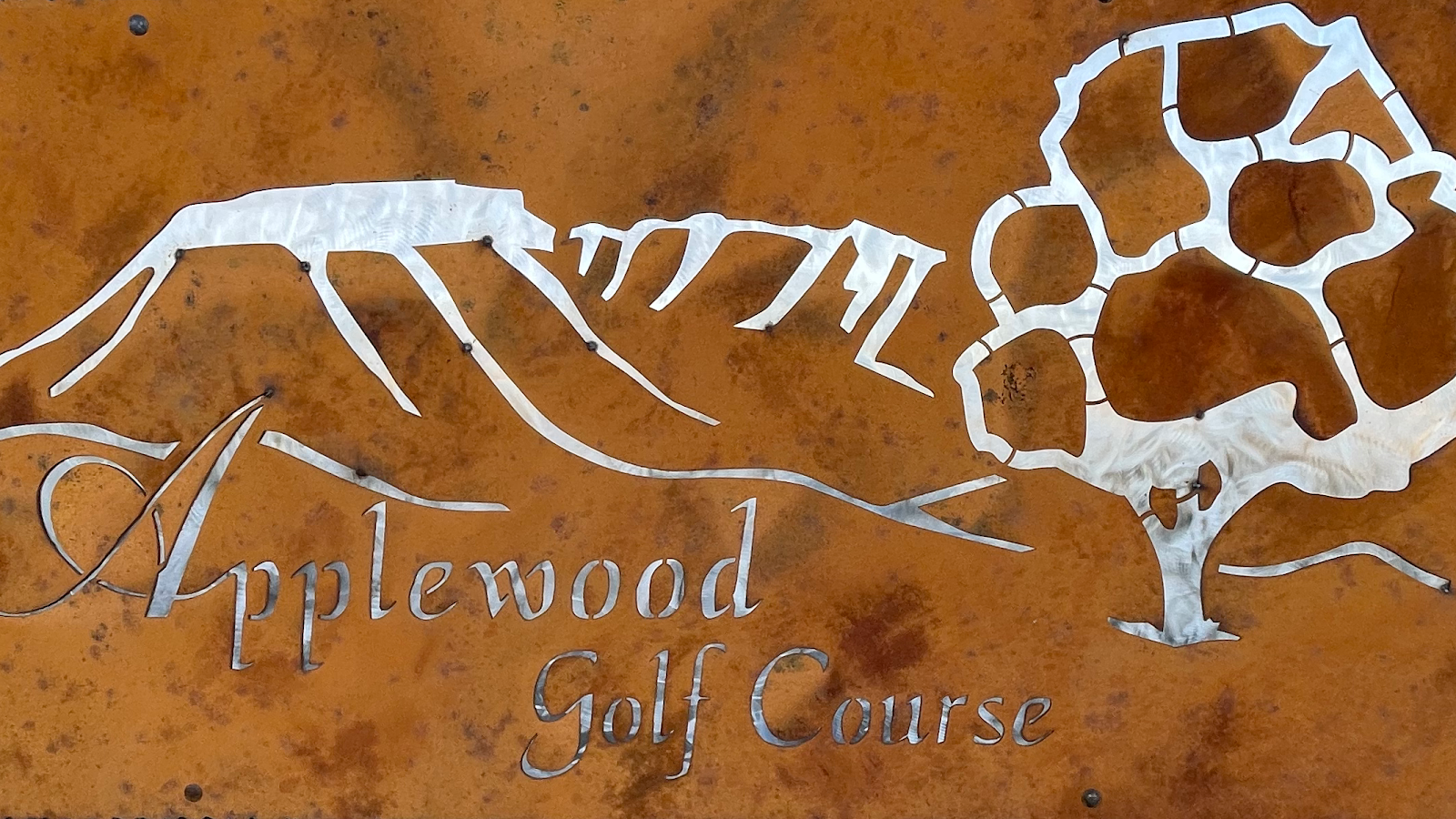 Applewood Golf Course - Golf Course