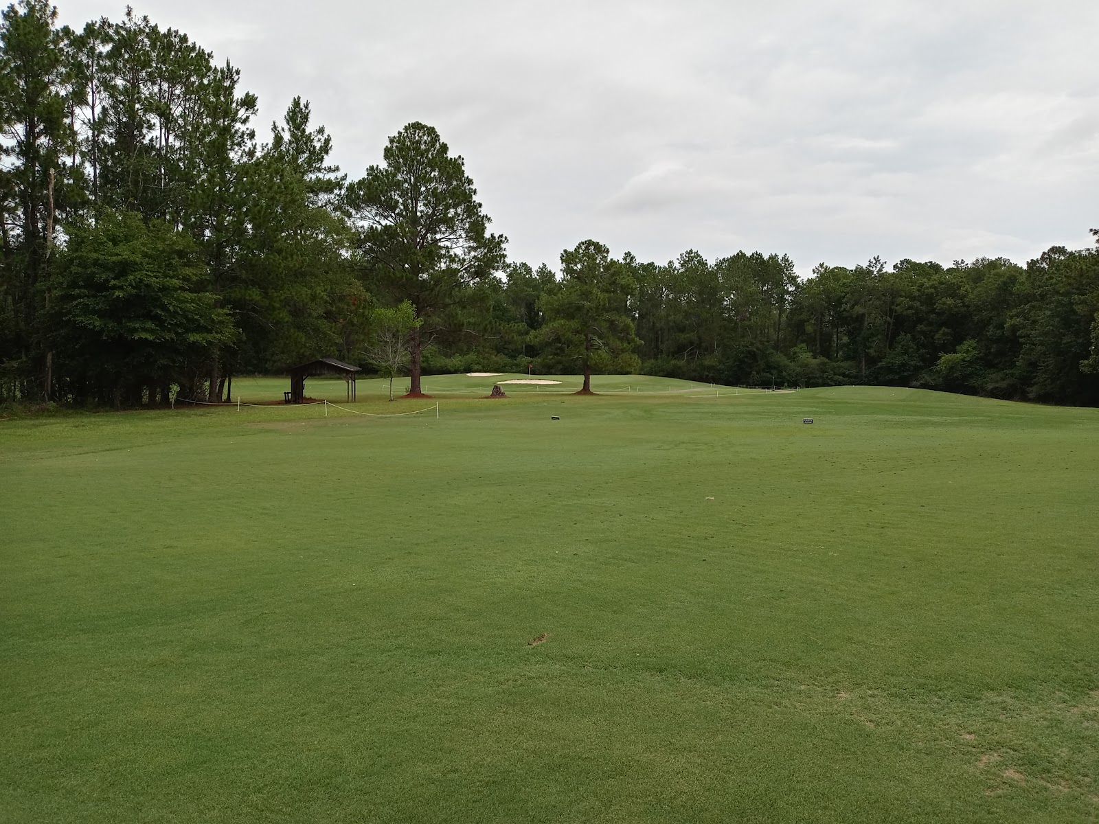 Pineknoll Country Club