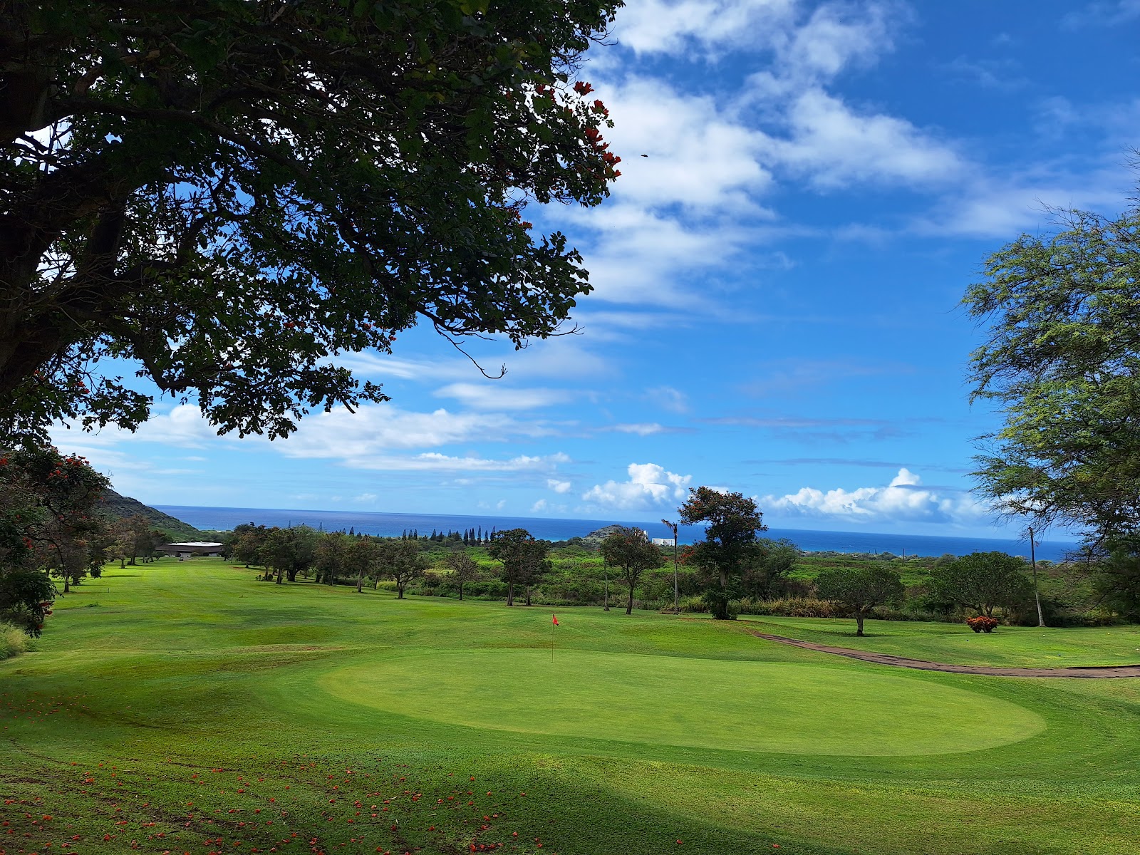 Makaha Valley Country Club