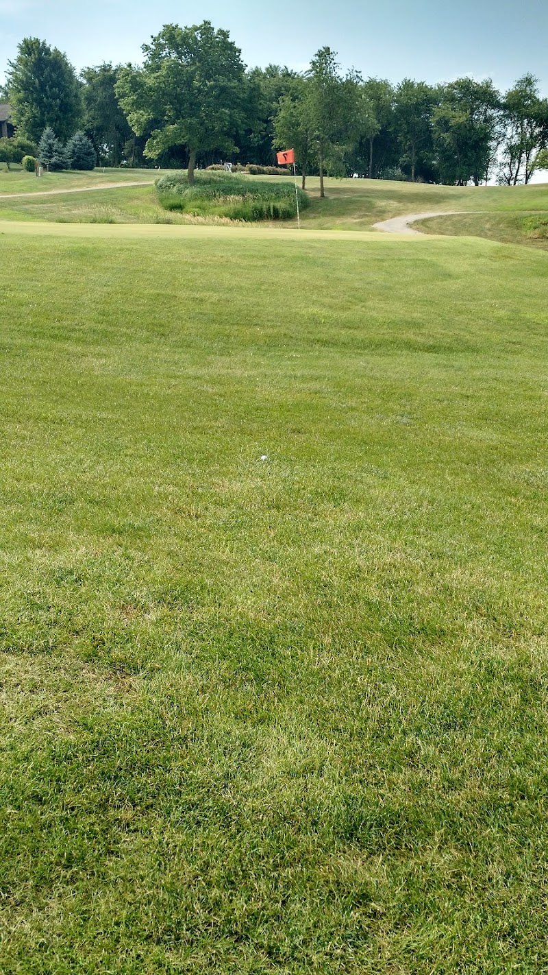 Crestwood Hills Golf Course - Golf Course