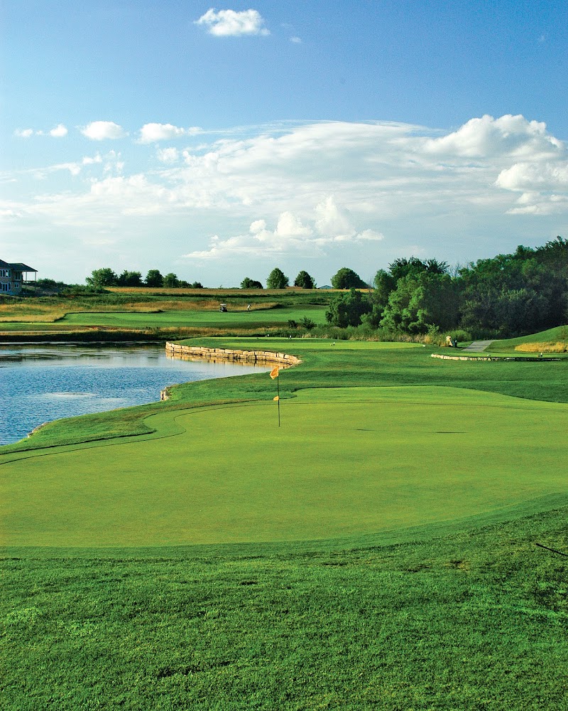 Falcon Lakes Golf Club - Golf Course