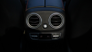 Foto 45 del Mercedes Benz Clase C 2019 en Carbiu