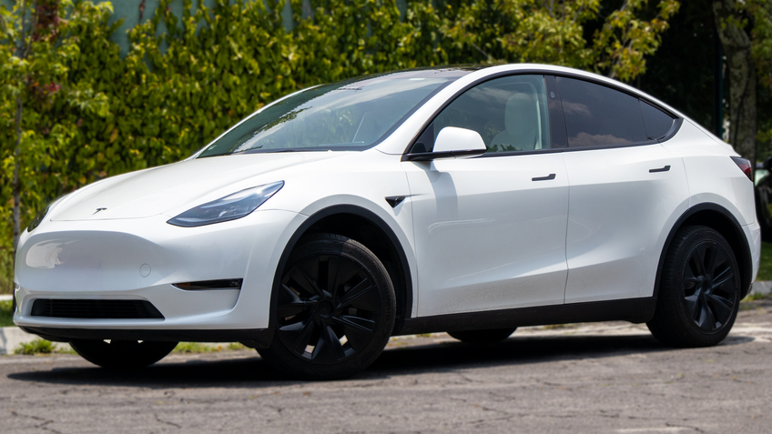 Tesla Model Y 2024