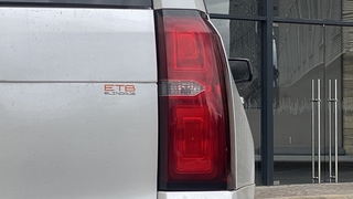 Foto 12 del Chevrolet Suburban 2017 en Carbiu