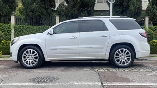 Foto 2 del GMC Acadia 2016 en Carbiu