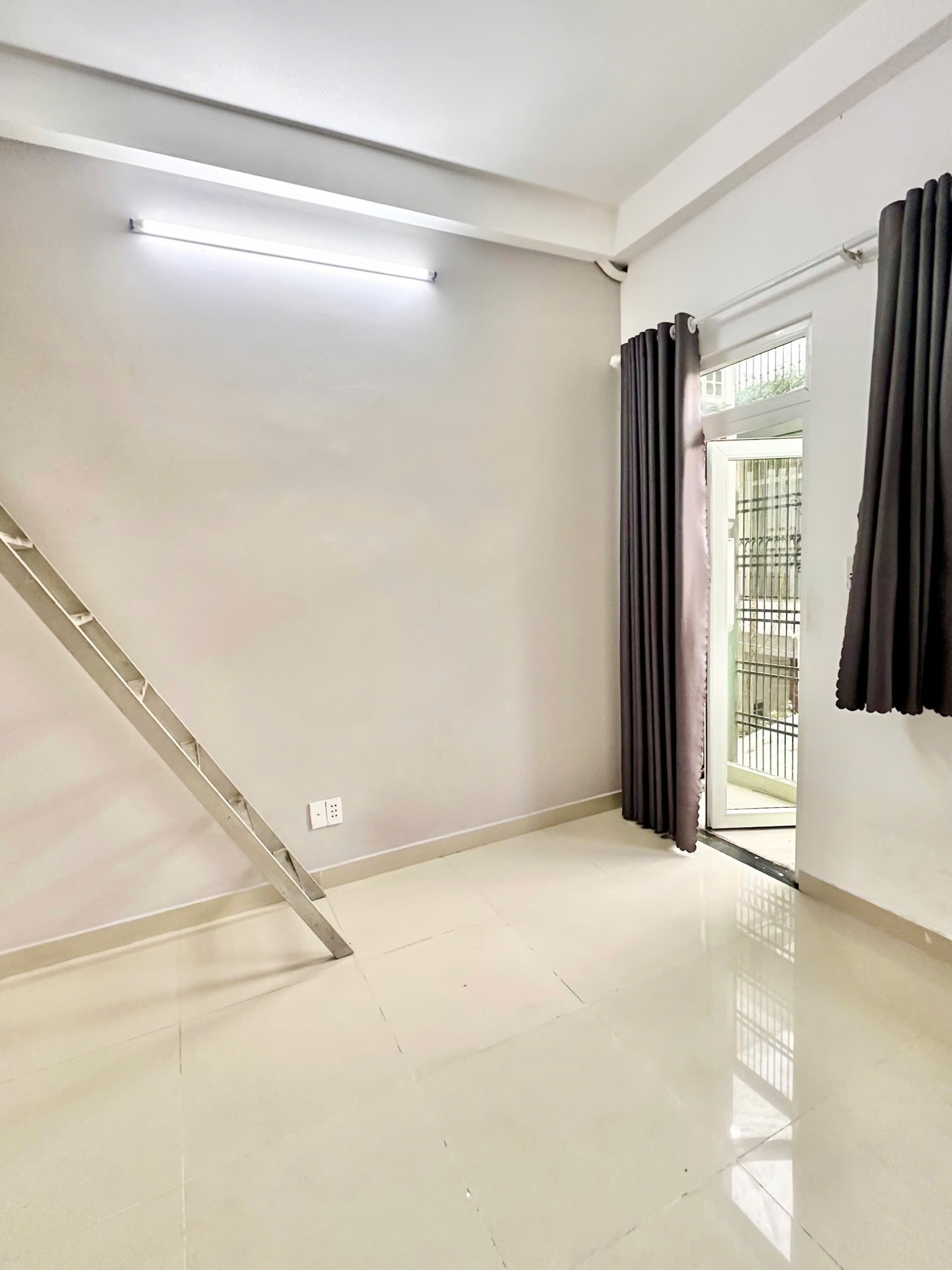 Duplex full nội thất tại Bùi Văn Ba hình ảnh 4
