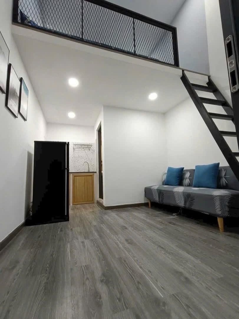 〽️Gác CAO không đụng đầu đầy đủ nội thất nằm ngay Lâm Văn Bền - 1