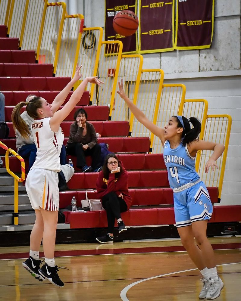 Lily Folsom   VHS 2020