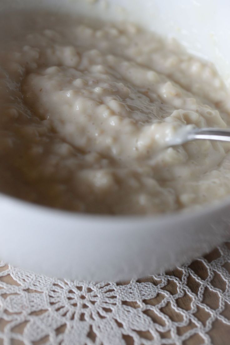 Bouillie de riz local aux œufs et arachides