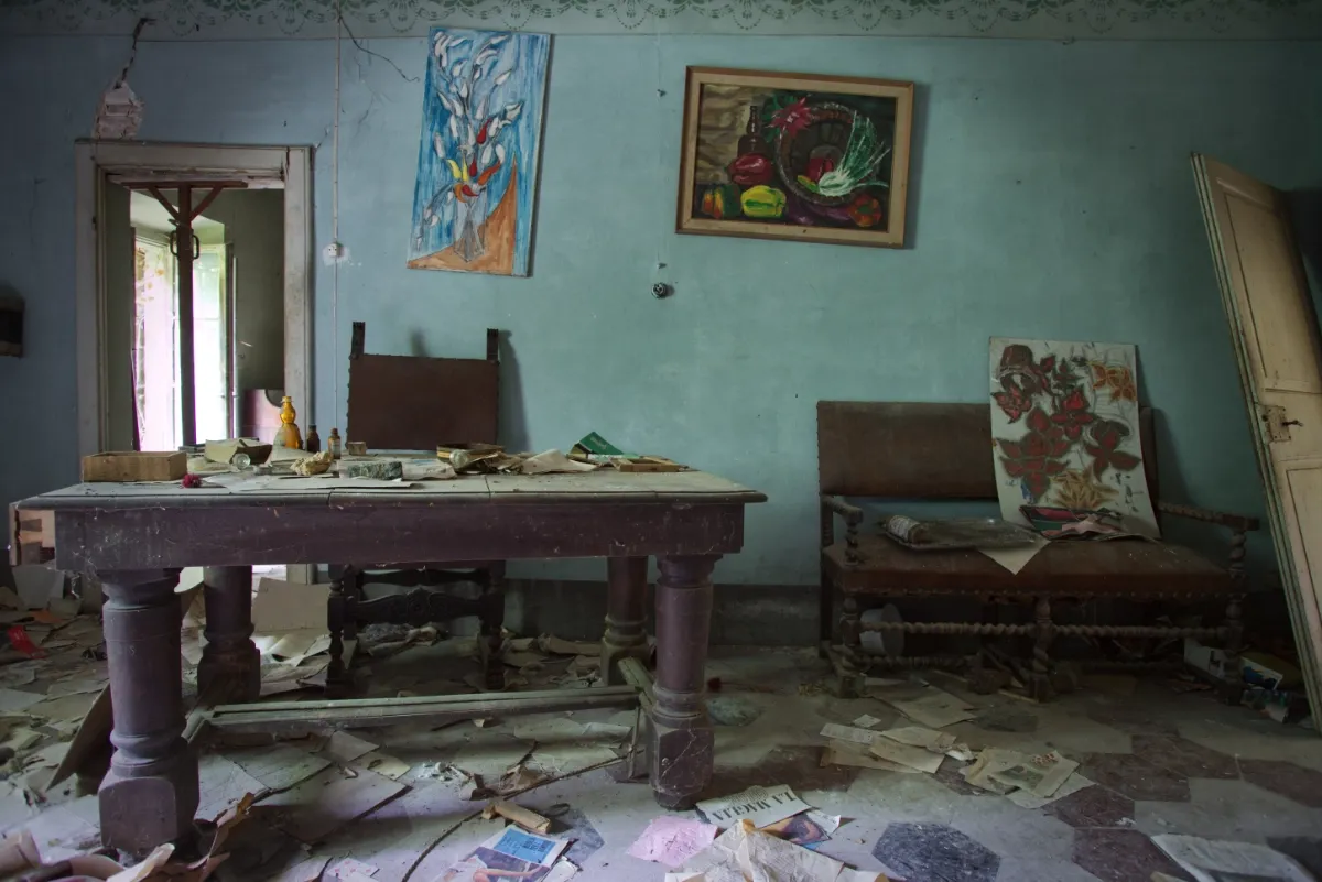 Villa abbandonata: la sala