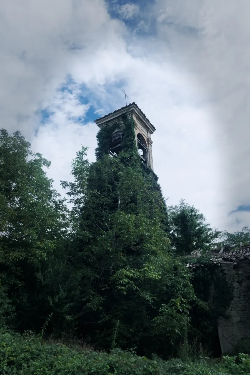 Chiesa di. Prada: il campanile