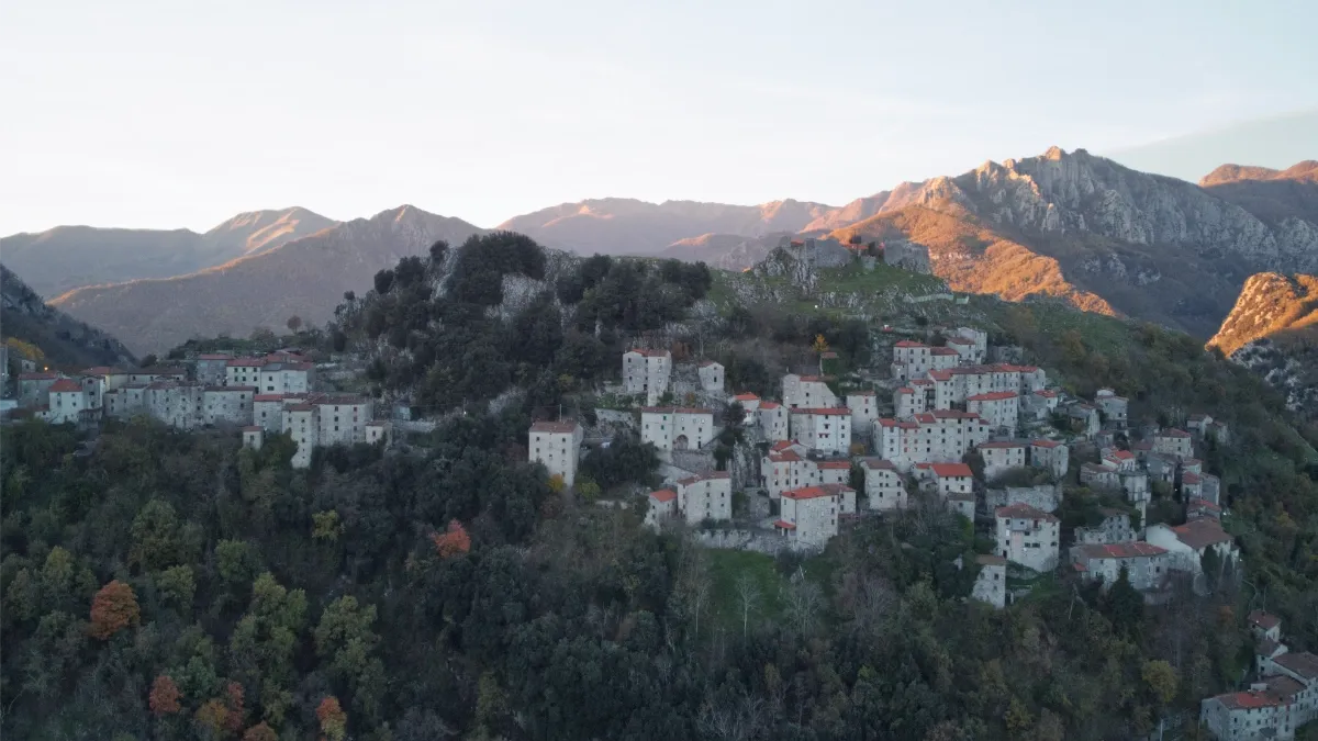 Lucchio: il paese in bilico