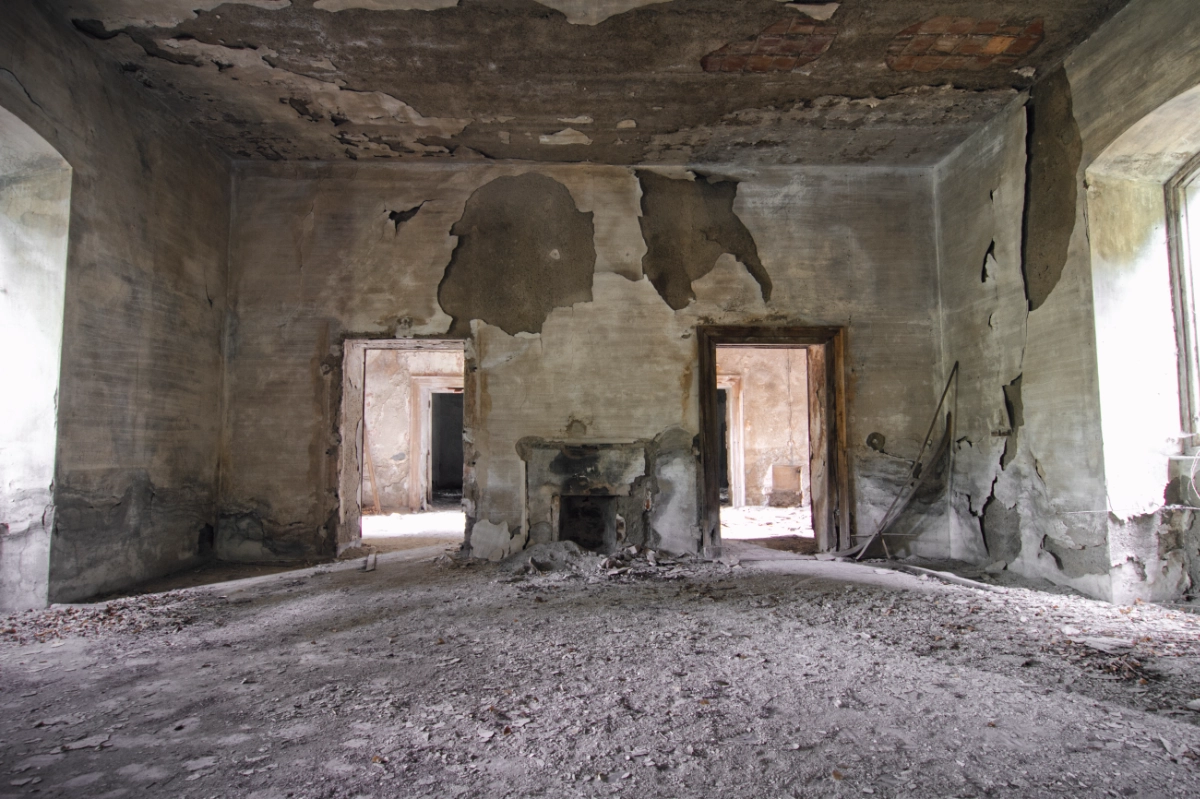 Interno di Villa beretta abbandonata, detta pian di collina