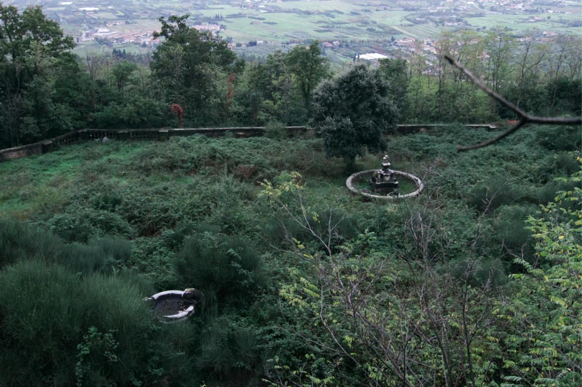 Giardino all'inglese abbandonato di Villa Beretta