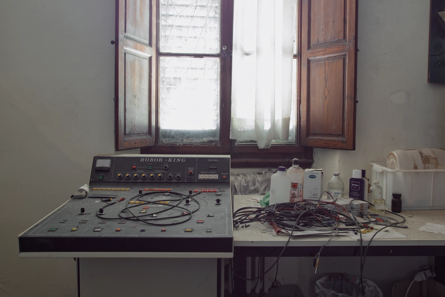 Laboratorio con macchinari abbandonati