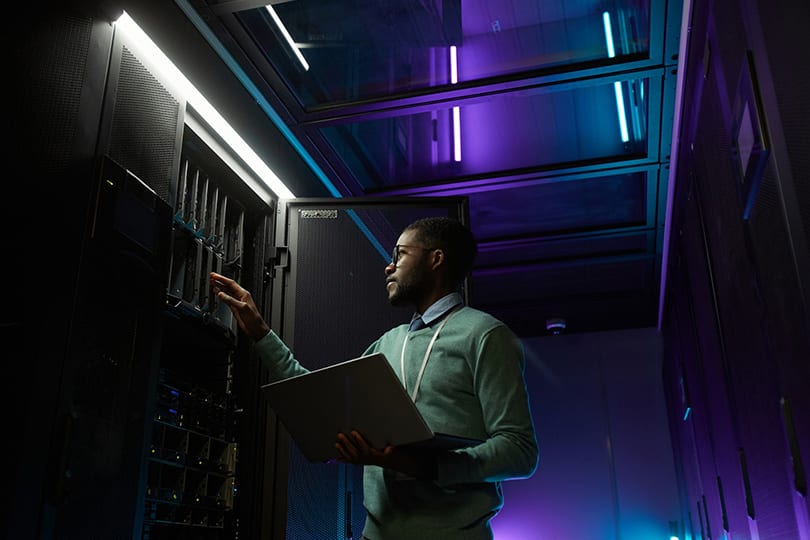 Scalable SIP Architecture with Kamailio Kamailio-based scalable SIP architecture for telecom networks