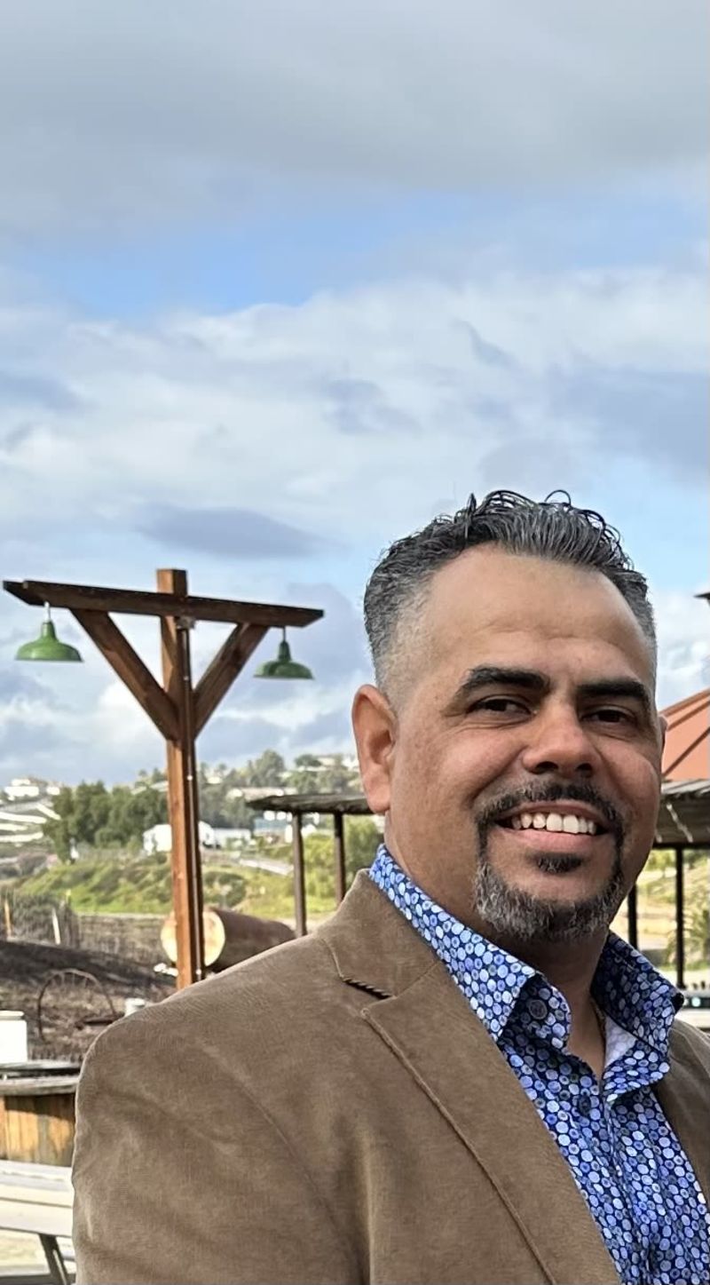 1000 VICTOR IBARRA PROFILES visual data 4