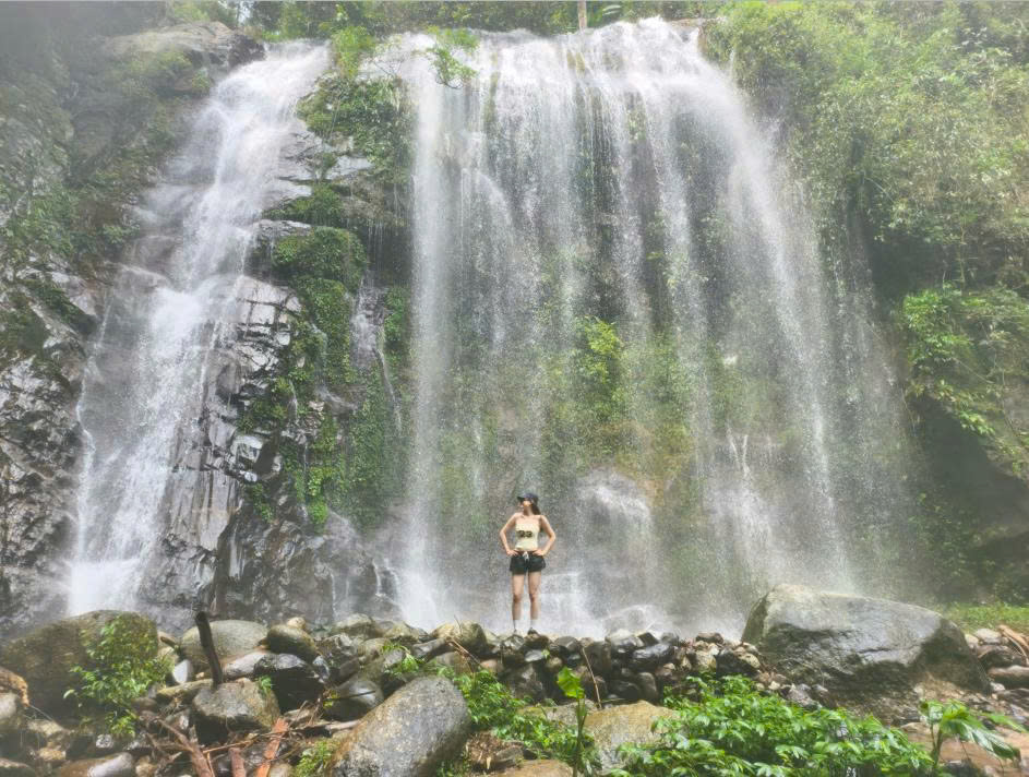 Bach Duong Adventure & Travel guests taking photos in the middle of nature