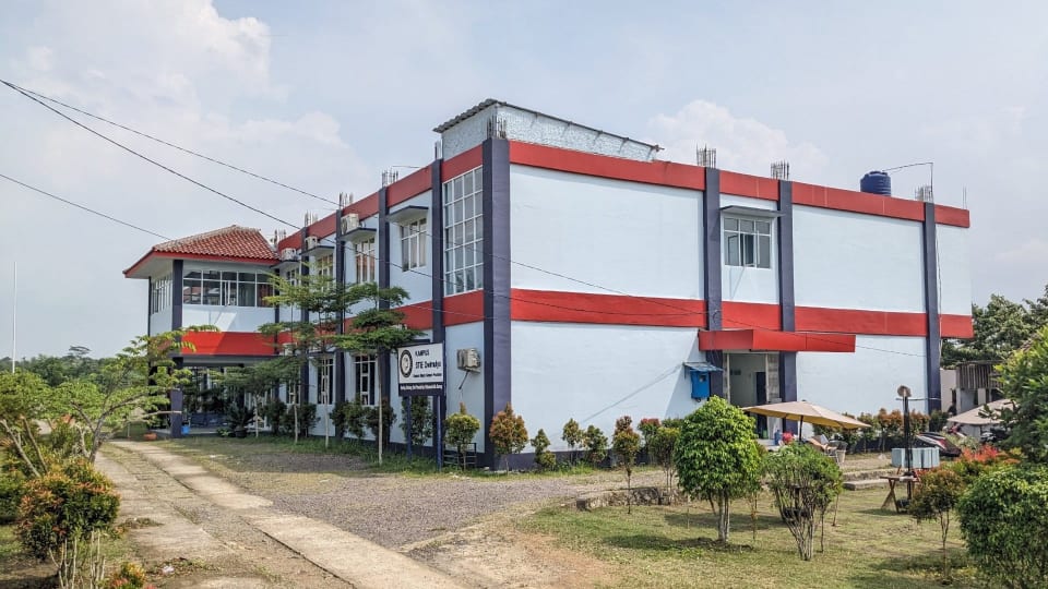 Gedung kampus STIE Dwimulya Sindangsari