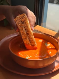 Sopa de tomates assados