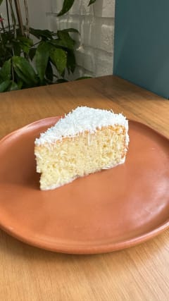 Bolo de coco molhadinho