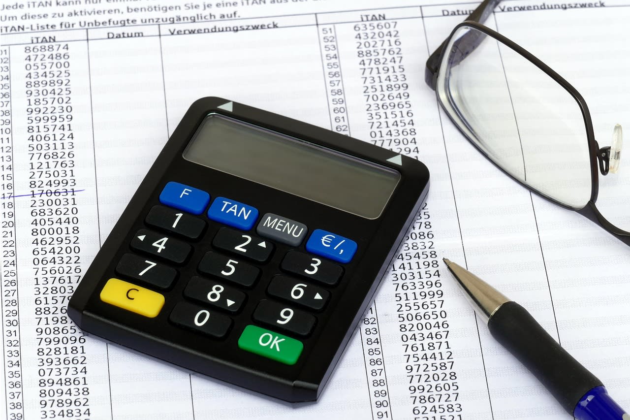 tan generator, tan list, tan, online banking, money, online, transfer, online wire transfer, security, glasses, ballpoint pen, tan generator