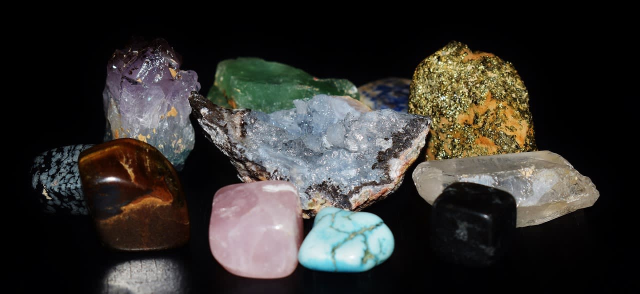 gems, gemstones, semi-precious, stones, amethyst, thunder egg, calcite, clear quartz, rose quartz, tiger's eye, fluorite, obsidian